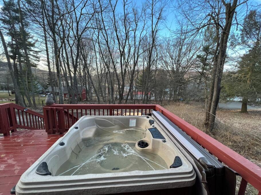 Cubs Den - Hot Tub- Walk To Lake- Fire Pit - Kayaks Oakland Exterior photo