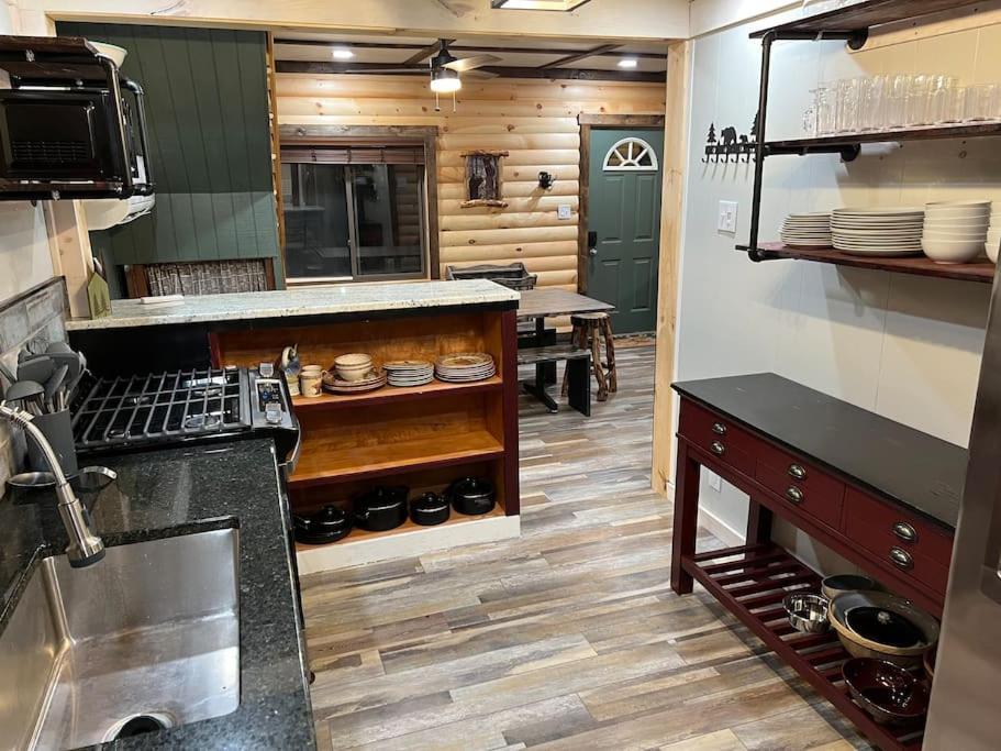 Cubs Den - Hot Tub- Walk To Lake- Fire Pit - Kayaks Oakland Exterior photo