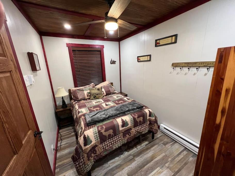 Cubs Den - Hot Tub- Walk To Lake- Fire Pit - Kayaks Oakland Exterior photo